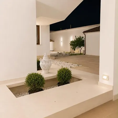 Bataro Bed & Breakfast 3*